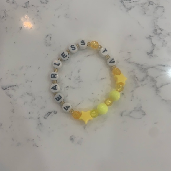 Fearless (Taylor’s Version) Handmade friendship bracelet size medium - Picture 4 of 5